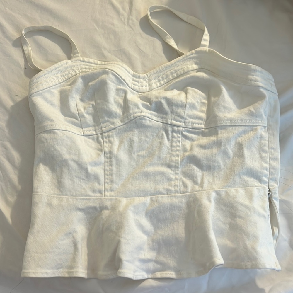 White corset tank top with a flare from aqua! Size medium!